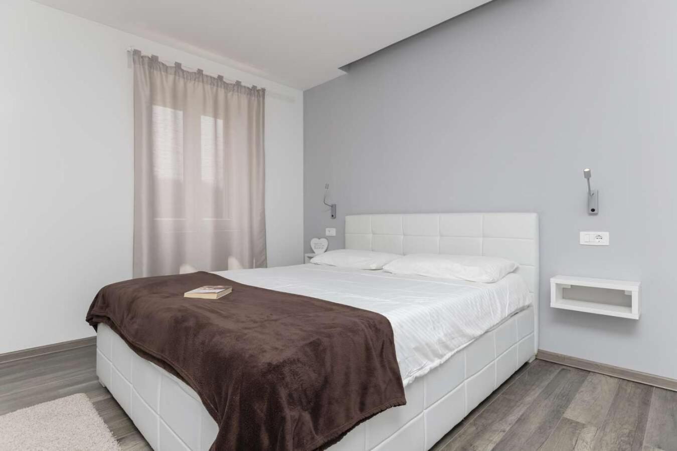 Villa Viscum In Central Istria For 8 Persons With Large Garden - Pet Friendly Pazin Εξωτερικό φωτογραφία