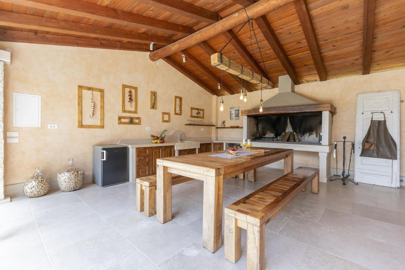 Villa Viscum In Central Istria For 8 Persons With Large Garden - Pet Friendly Pazin Εξωτερικό φωτογραφία