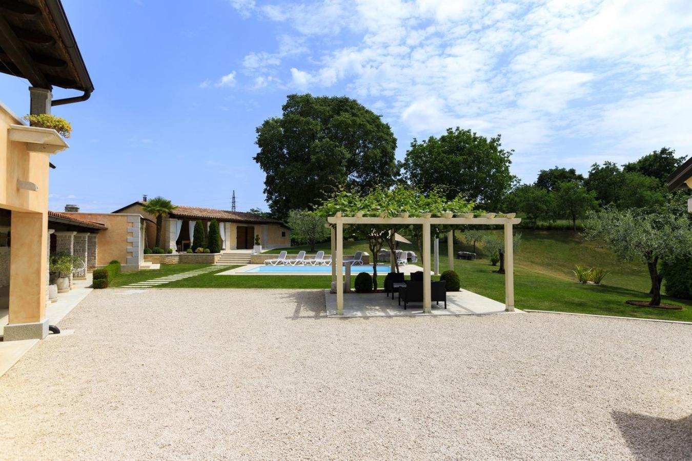 Villa Viscum In Central Istria For 8 Persons With Large Garden - Pet Friendly Pazin Εξωτερικό φωτογραφία