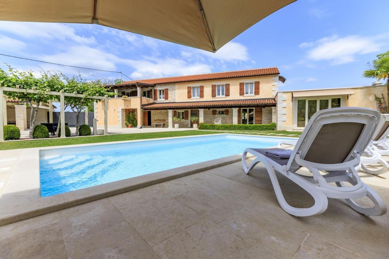 Villa Viscum In Central Istria For 8 Persons With Large Garden - Pet Friendly Pazin Εξωτερικό φωτογραφία