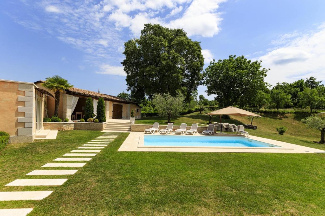 Villa Viscum In Central Istria For 8 Persons With Large Garden - Pet Friendly Pazin Εξωτερικό φωτογραφία