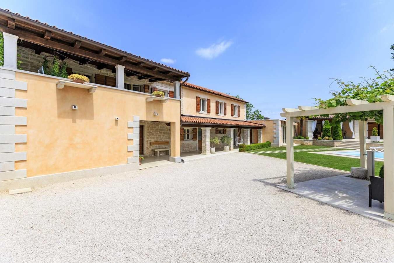 Villa Viscum In Central Istria For 8 Persons With Large Garden - Pet Friendly Pazin Εξωτερικό φωτογραφία