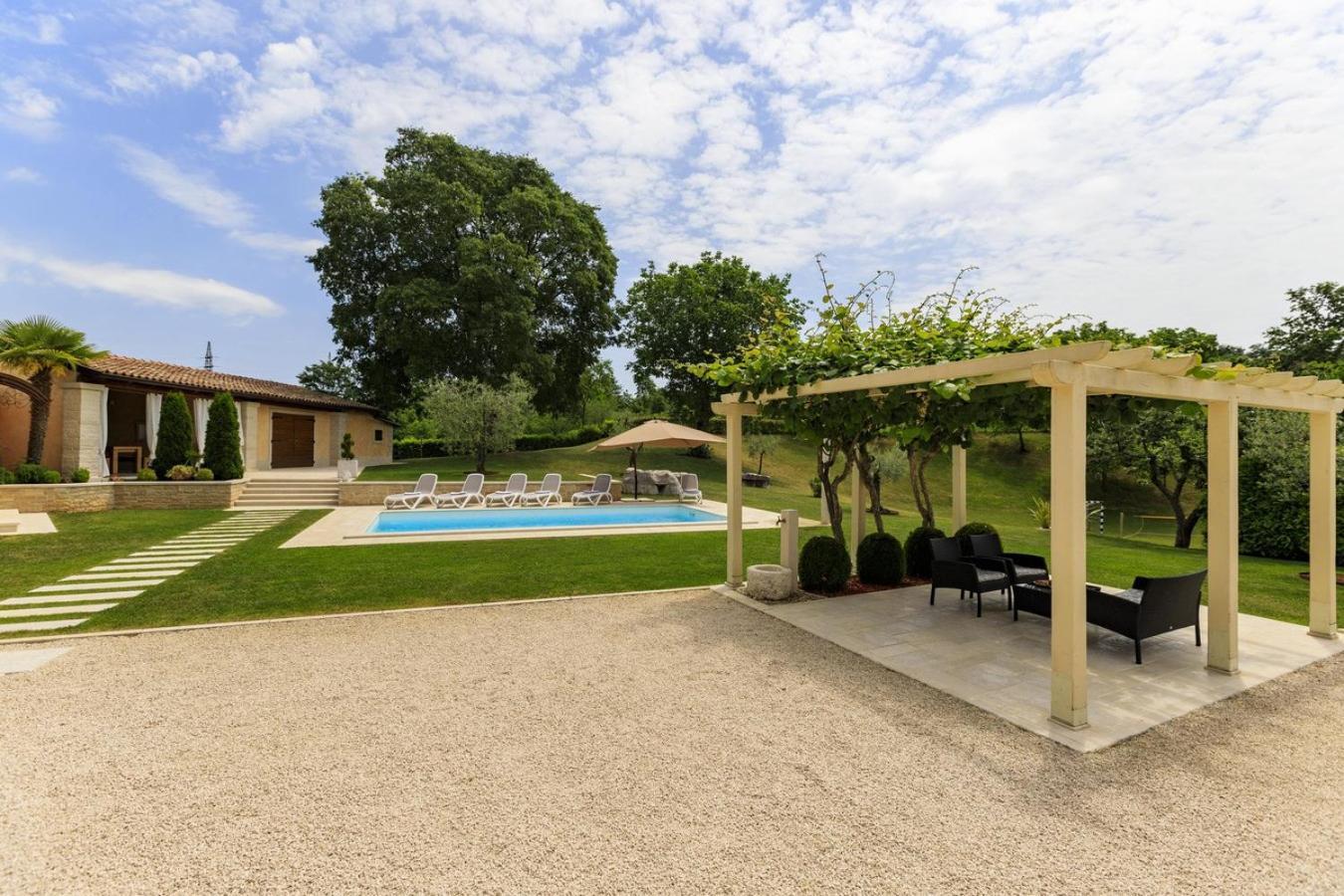 Villa Viscum In Central Istria For 8 Persons With Large Garden - Pet Friendly Pazin Εξωτερικό φωτογραφία