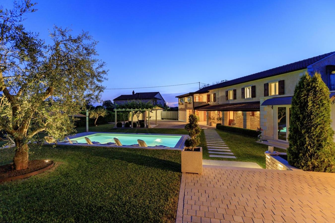 Villa Viscum In Central Istria For 8 Persons With Large Garden - Pet Friendly Pazin Εξωτερικό φωτογραφία