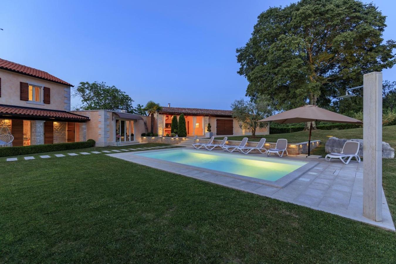Villa Viscum In Central Istria For 8 Persons With Large Garden - Pet Friendly Pazin Εξωτερικό φωτογραφία