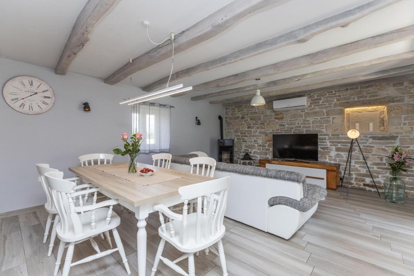Villa Viscum In Central Istria For 8 Persons With Large Garden - Pet Friendly Pazin Εξωτερικό φωτογραφία
