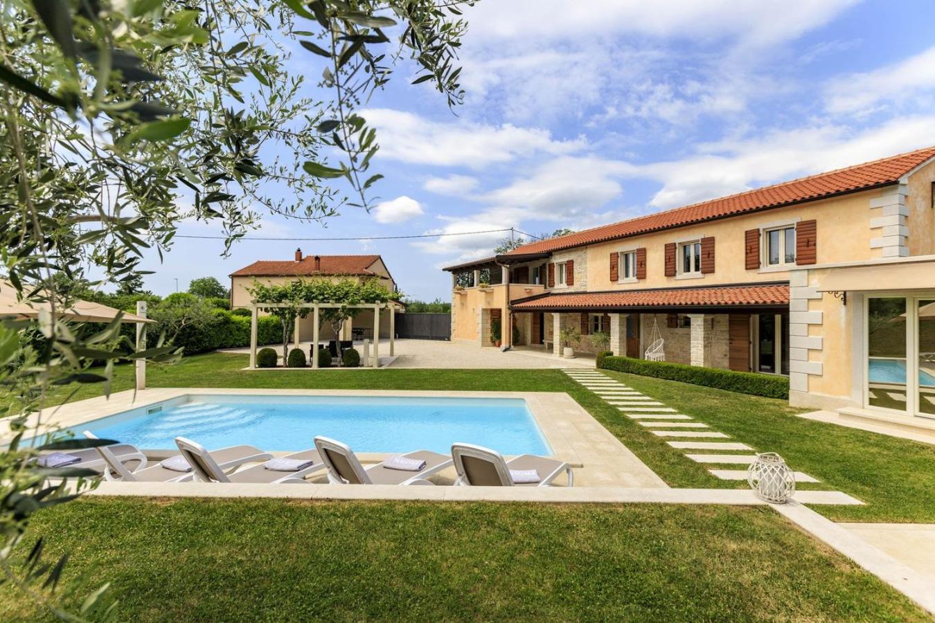Villa Viscum In Central Istria For 8 Persons With Large Garden - Pet Friendly Pazin Εξωτερικό φωτογραφία